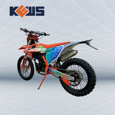 Moto d'enduro 300CC avec une puissance de 19KW et une vitesse de 120KM/H