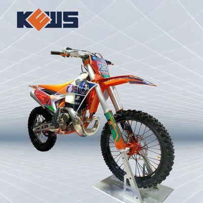 Carburateur alimenté 250 cc refroidi à l'eau 2 temps Motocross avec allumage CDI et autocollants en option