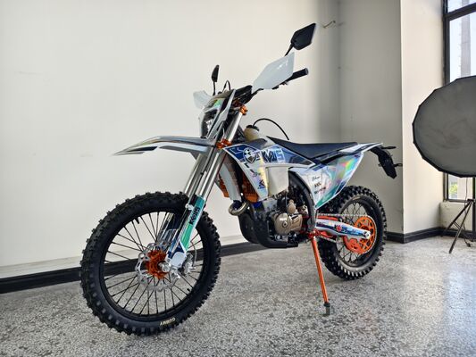 KEWS k23 R-édition 4 temps Enduro moto avec 21,0 kW de puissance 25,0 N*m de couple maximal et 140 km/h de vitesse maximale
