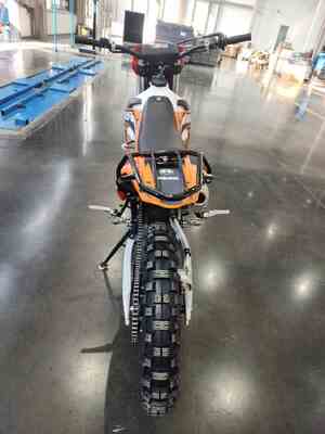 KEWS 175FMN PR300 4T Moto d'enduro/motocross avec moteur PR300, cylindrée de 271,3 ml et démarreur électrique
